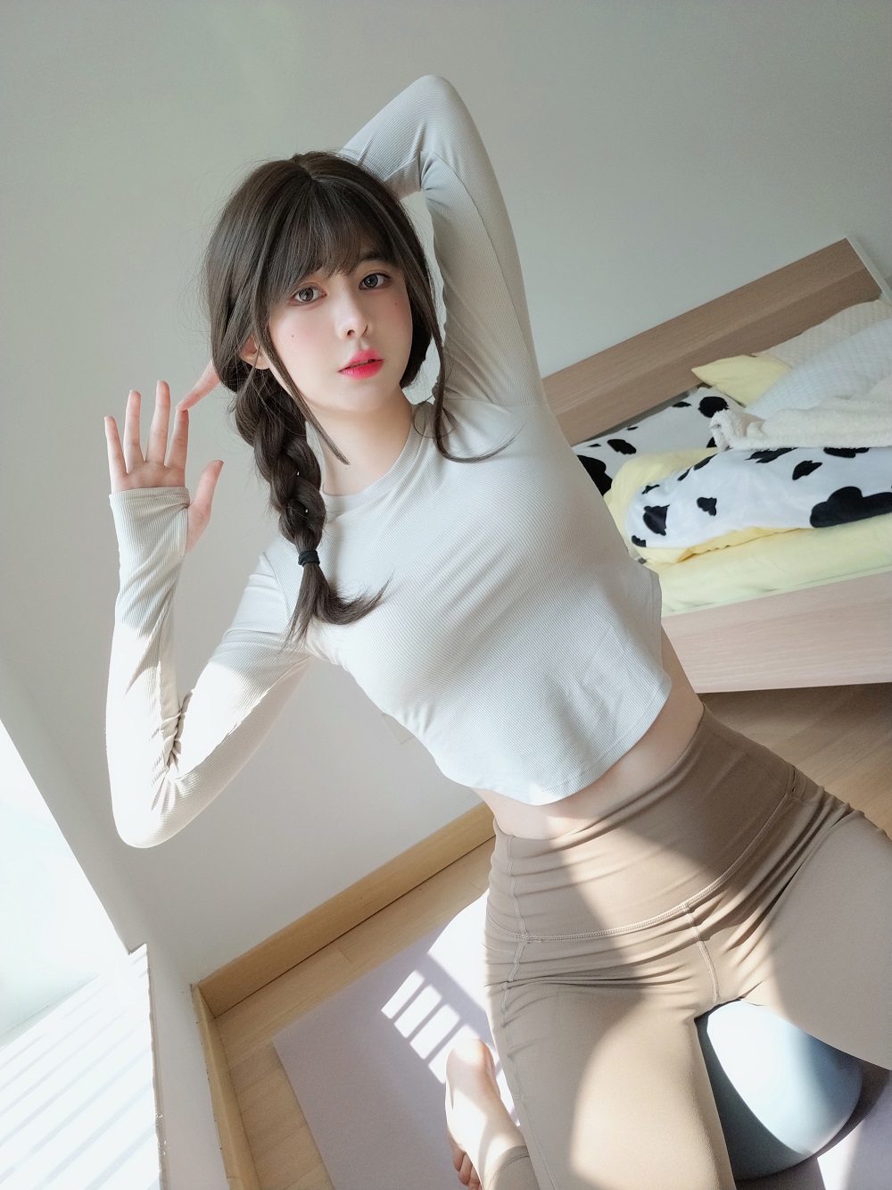 眼酱大魔王w-居家瑜伽服[32P]