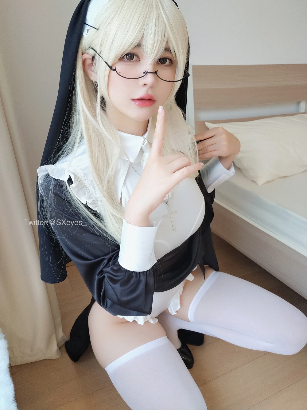 眼酱大魔王w-祈祷修女[34P+2V]