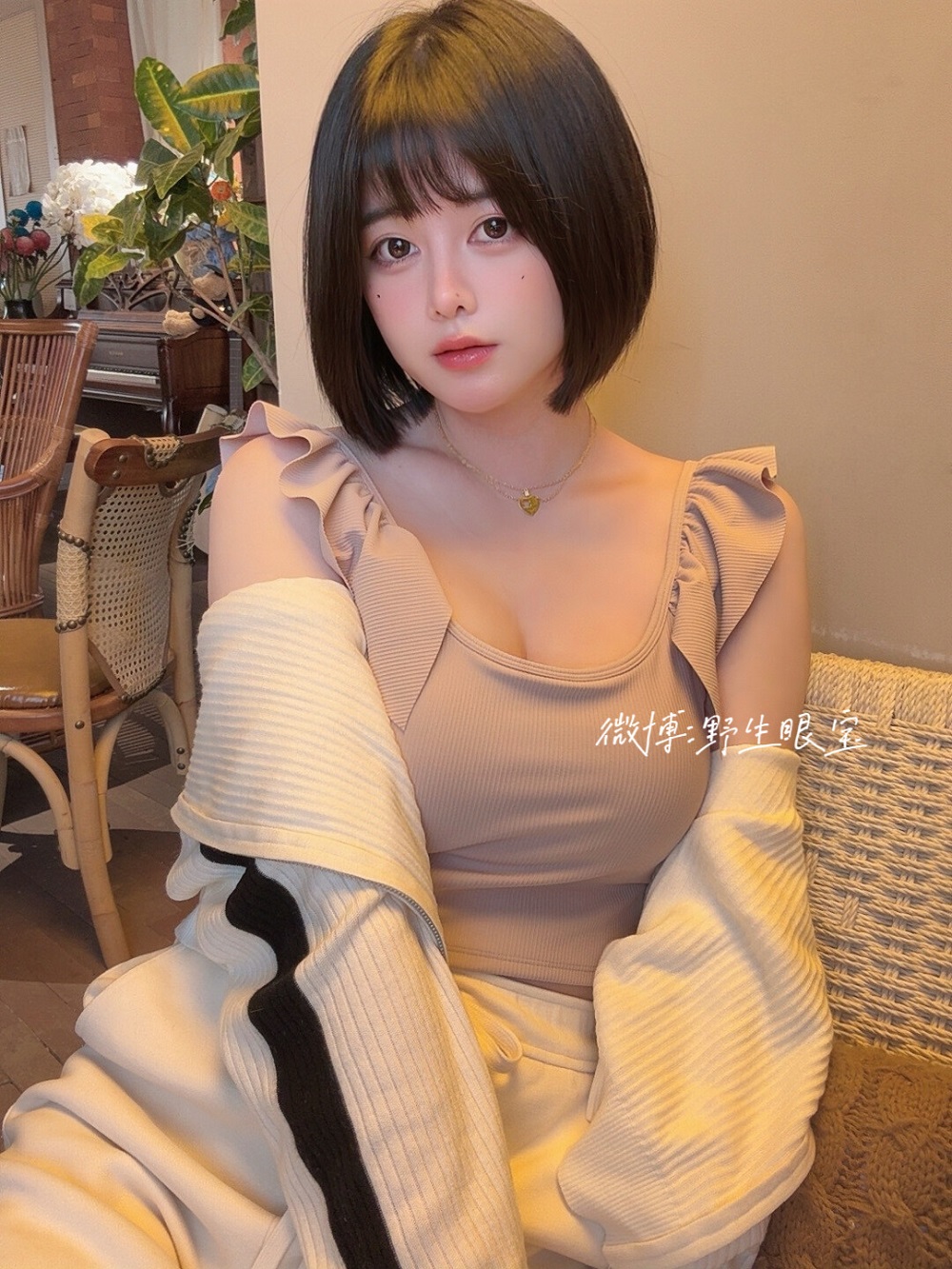 眼酱大魔王w-2025年4月Fantia订阅集[35P]