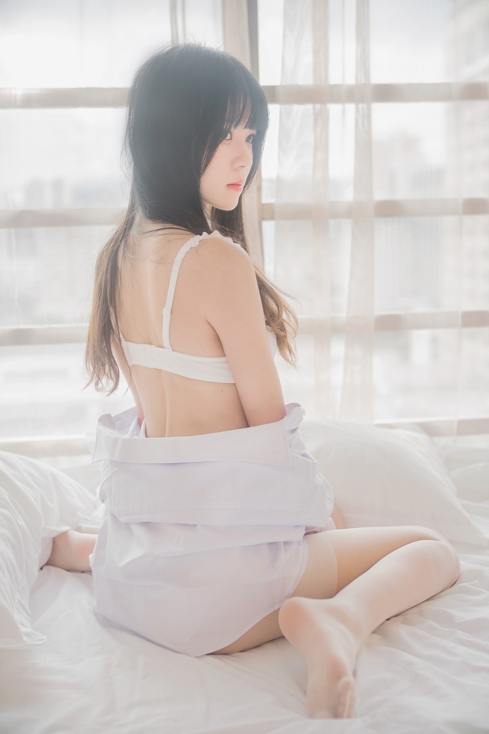 桜桃喵-桜桃未熟1-白衬衫散发[49P] COS网红博主 预览2图
