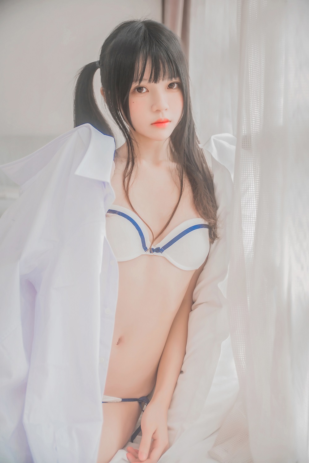 桜桃喵-桜桃未熟1-白衬衫双马尾[47P] COS网红博主 预览1图