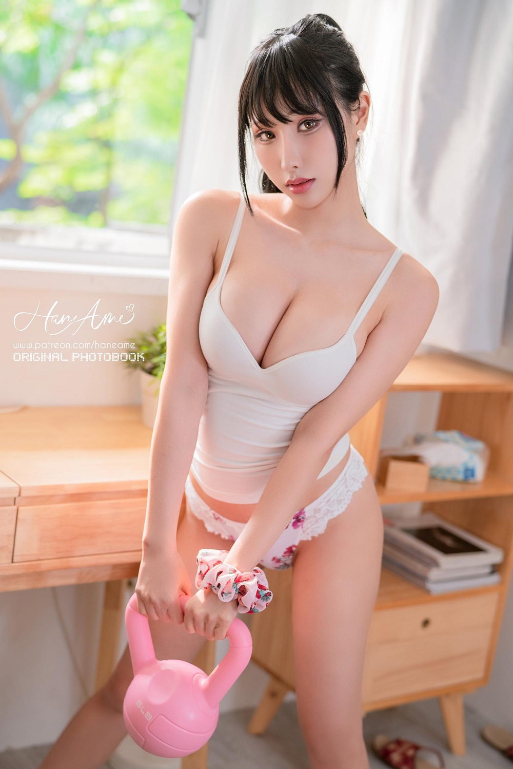 雨波HaneAme-健身少女写真书[218P+14V] COS网红博主 预览2图