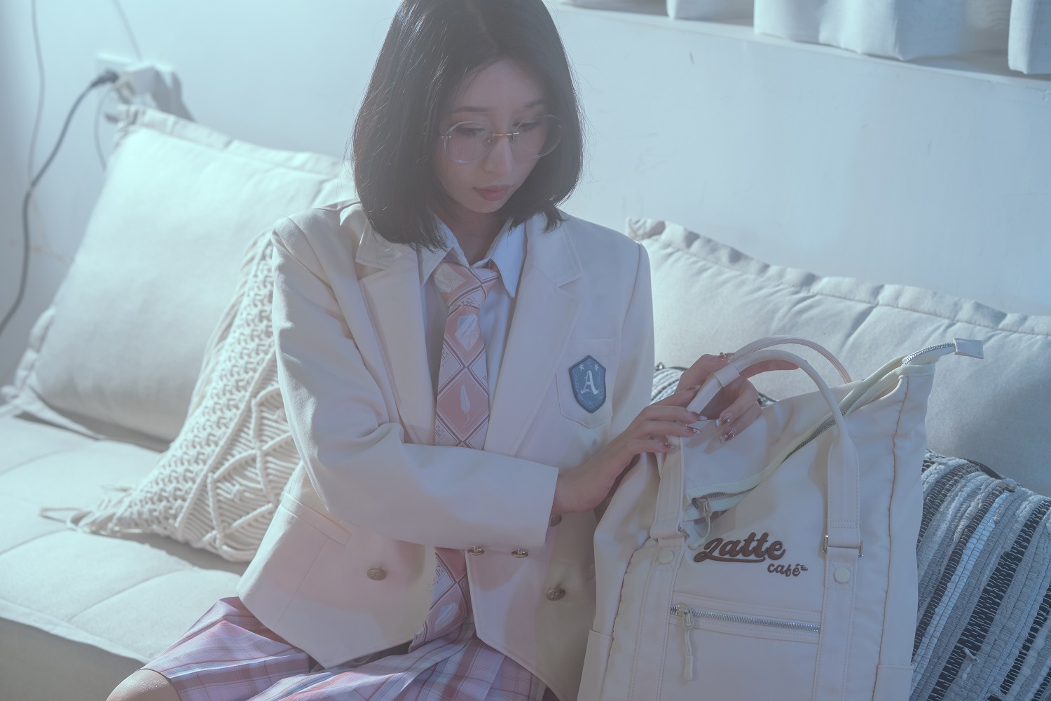 云溪溪-奶桃-反差学妹[83P+1V] COS网红博主 预览1图