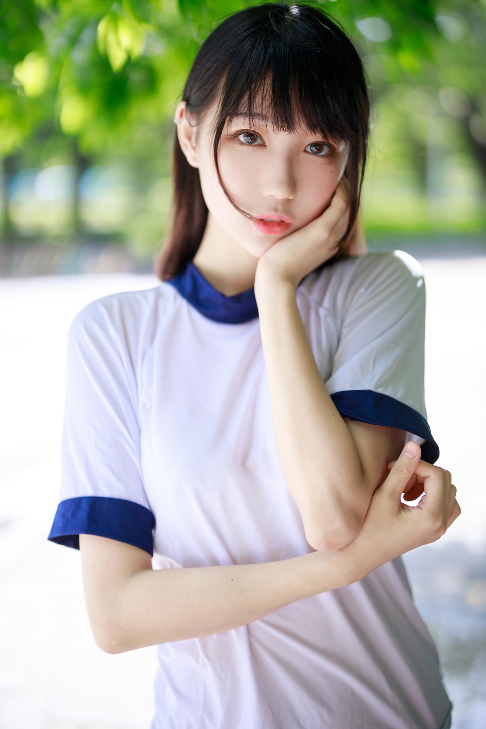 周叽是可爱兔兔-户外体操服[31P] COS网红博主 预览1图