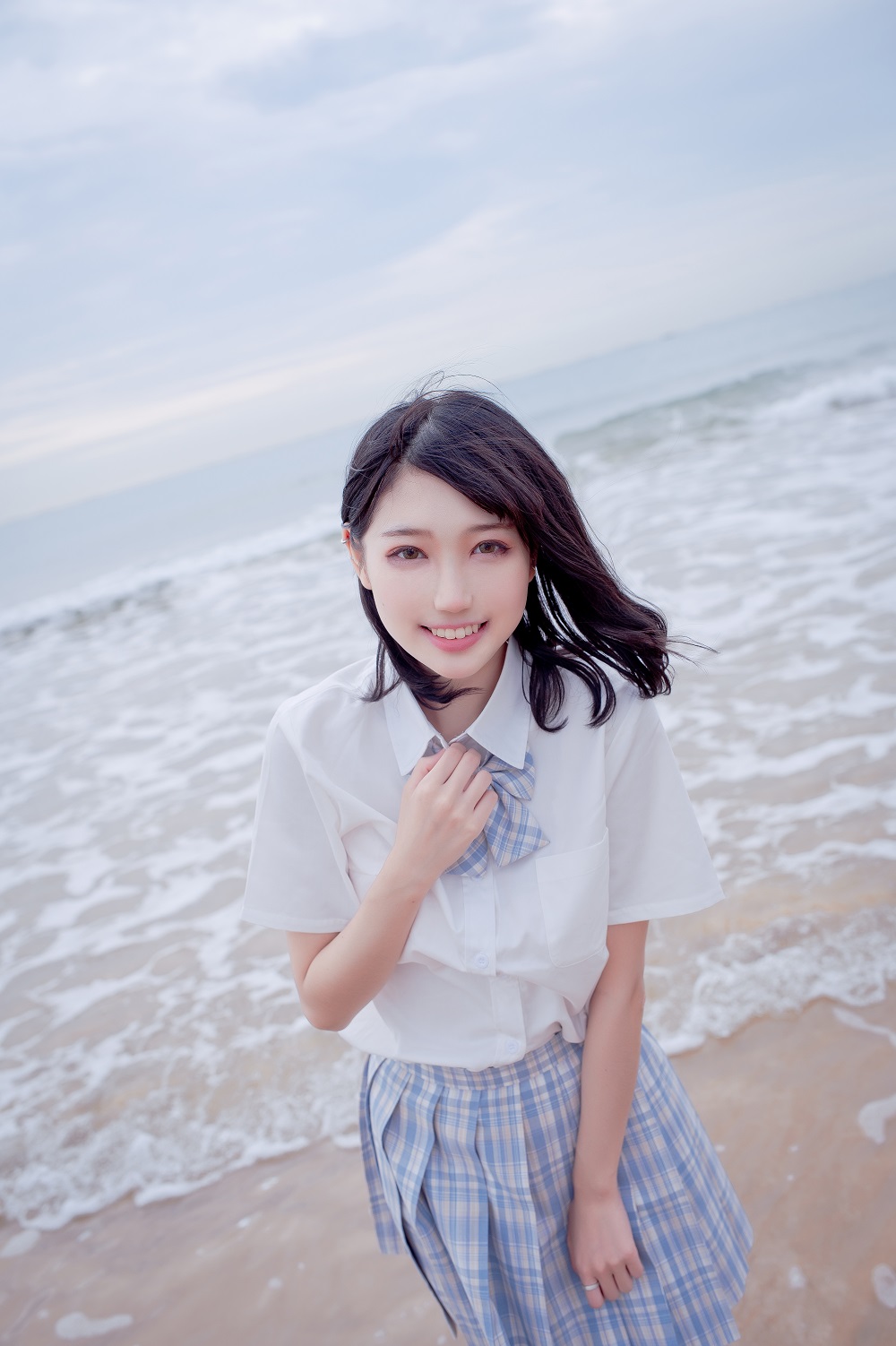 周叽是可爱兔兔-海边JK[35P] COS网红博主 预览2图