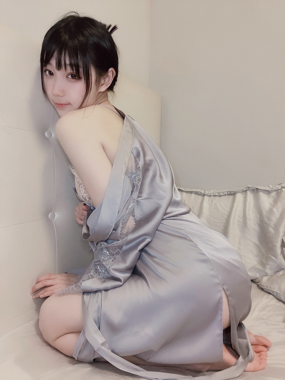 周叽是可爱兔兔-今夕何夕睡袍[9P] COS网红博主 预览2图