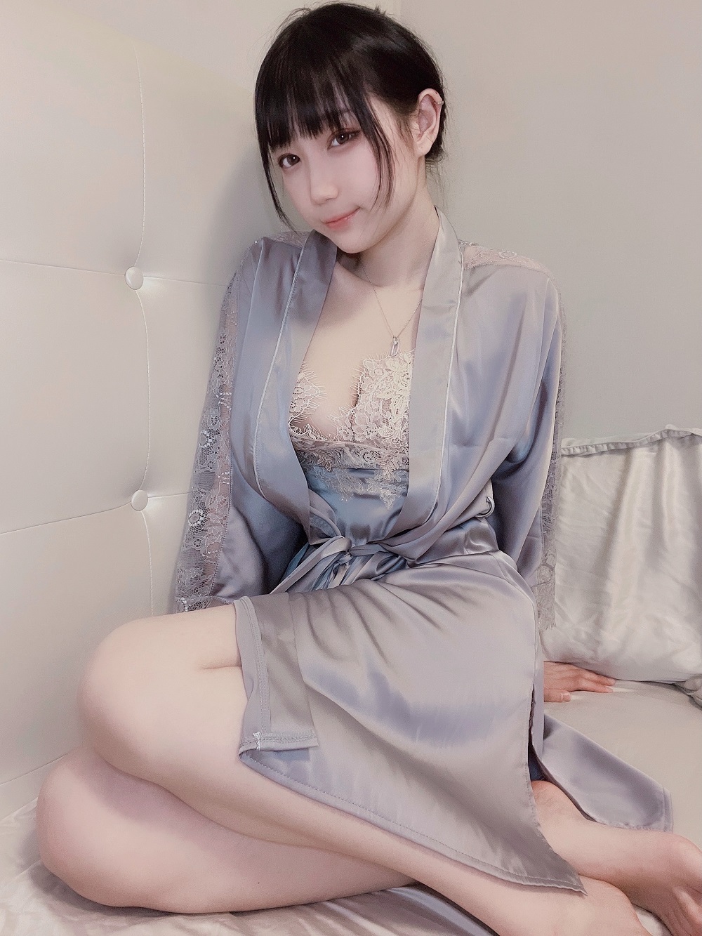 周叽是可爱兔兔-今夕何夕睡袍[9P] COS网红博主 预览1图