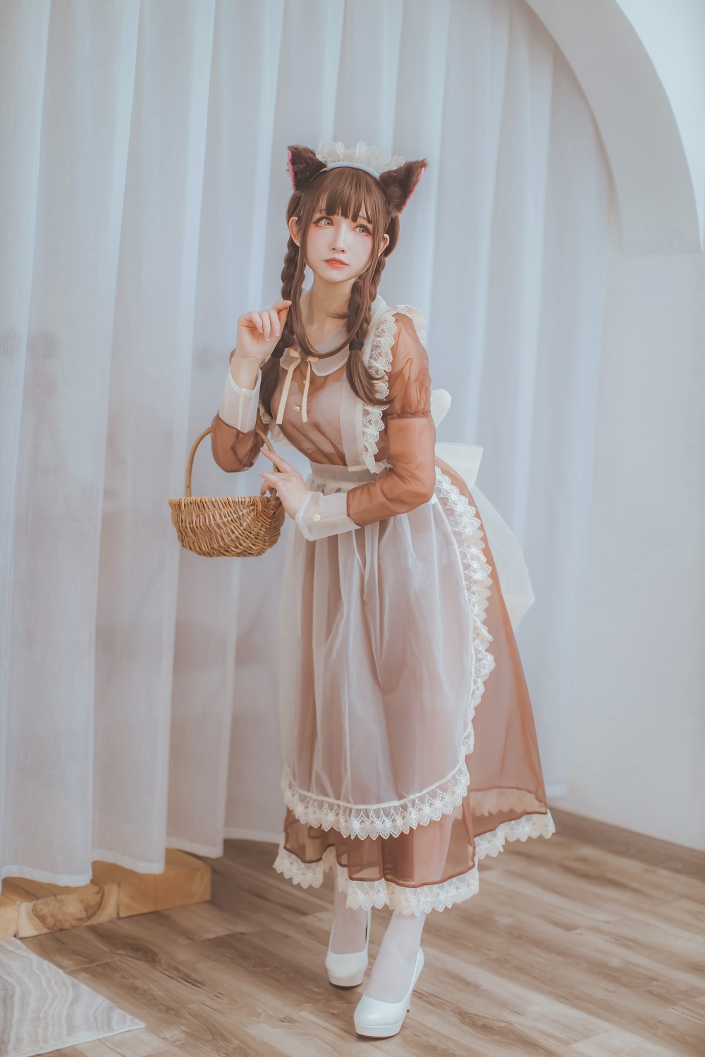 乖乖衣宝-棕色透明女仆[31P] COS网红博主 预览2图