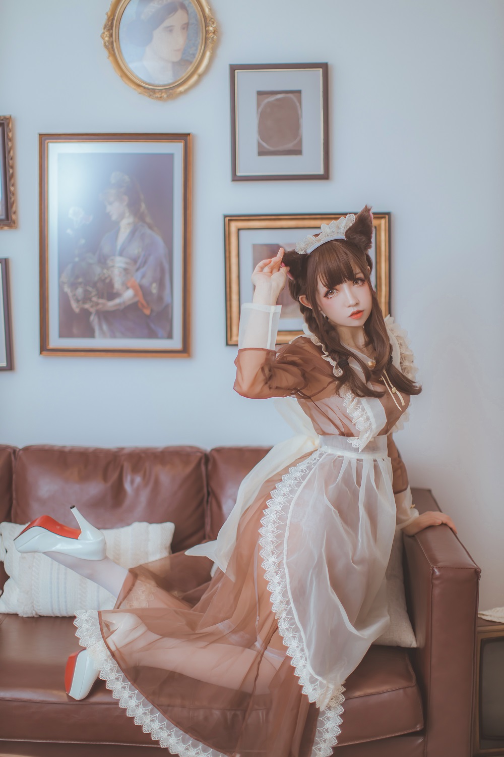 乖乖衣宝-棕色透明女仆[31P] COS网红博主 预览1图