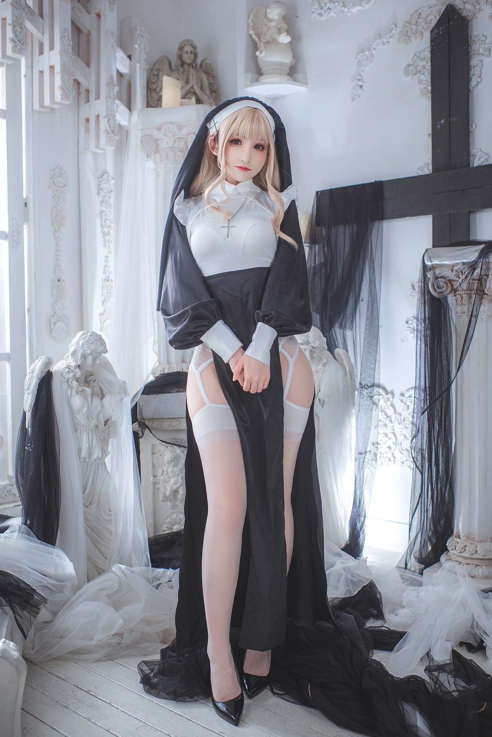 乖乖衣宝-祈祷修女[59P+2V] COS网红博主 预览1图