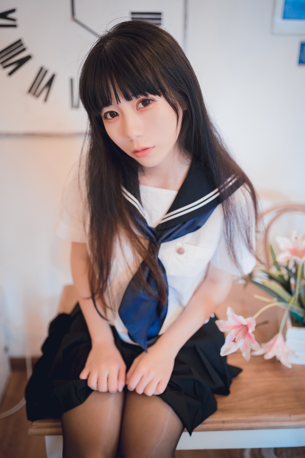 usejan蓝蓝-私语JK[50P] COS网红博主 预览1图