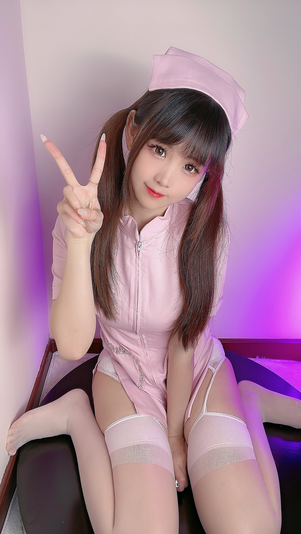 miko酱ww-护士姐姐[27P+1V] COS网红博主 预览1图