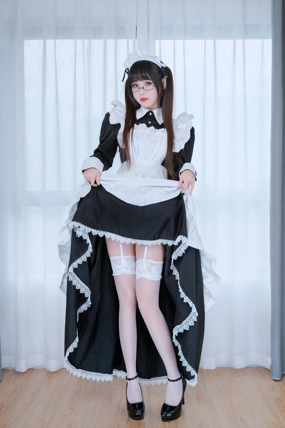 miko酱ww-生日限定-长裙女仆[26P] COS网红博主 预览1图