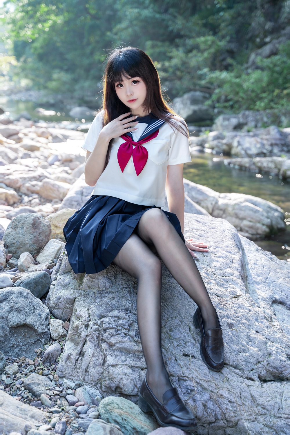 miko酱ww-小小溪流[24P+1V] COS网红博主 预览1图
