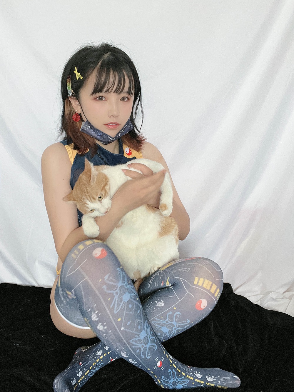 阿半今天很开心-小僵尸和猫猫头[33P] COS网红博主 预览2图