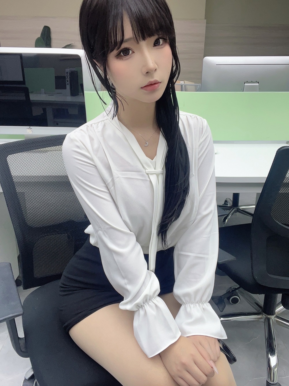 Yuuhui玉汇-体贴的秘书[37P] COS网红博主 预览1图
