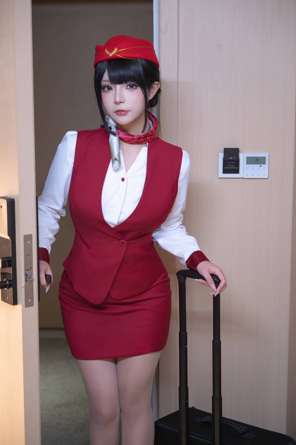 Yuuhui玉汇-升舱服务2援[137P+2V] COS网红博主 预览1图