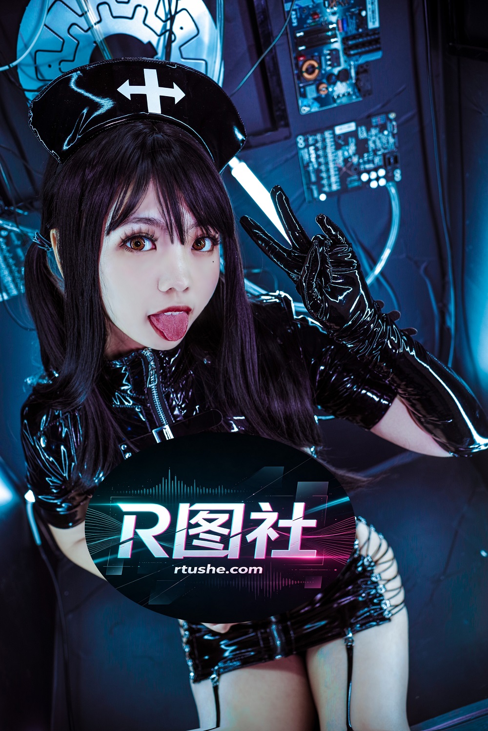 啊日日Ganlory-黑暗护士[70P] COS网红博主 预览2图