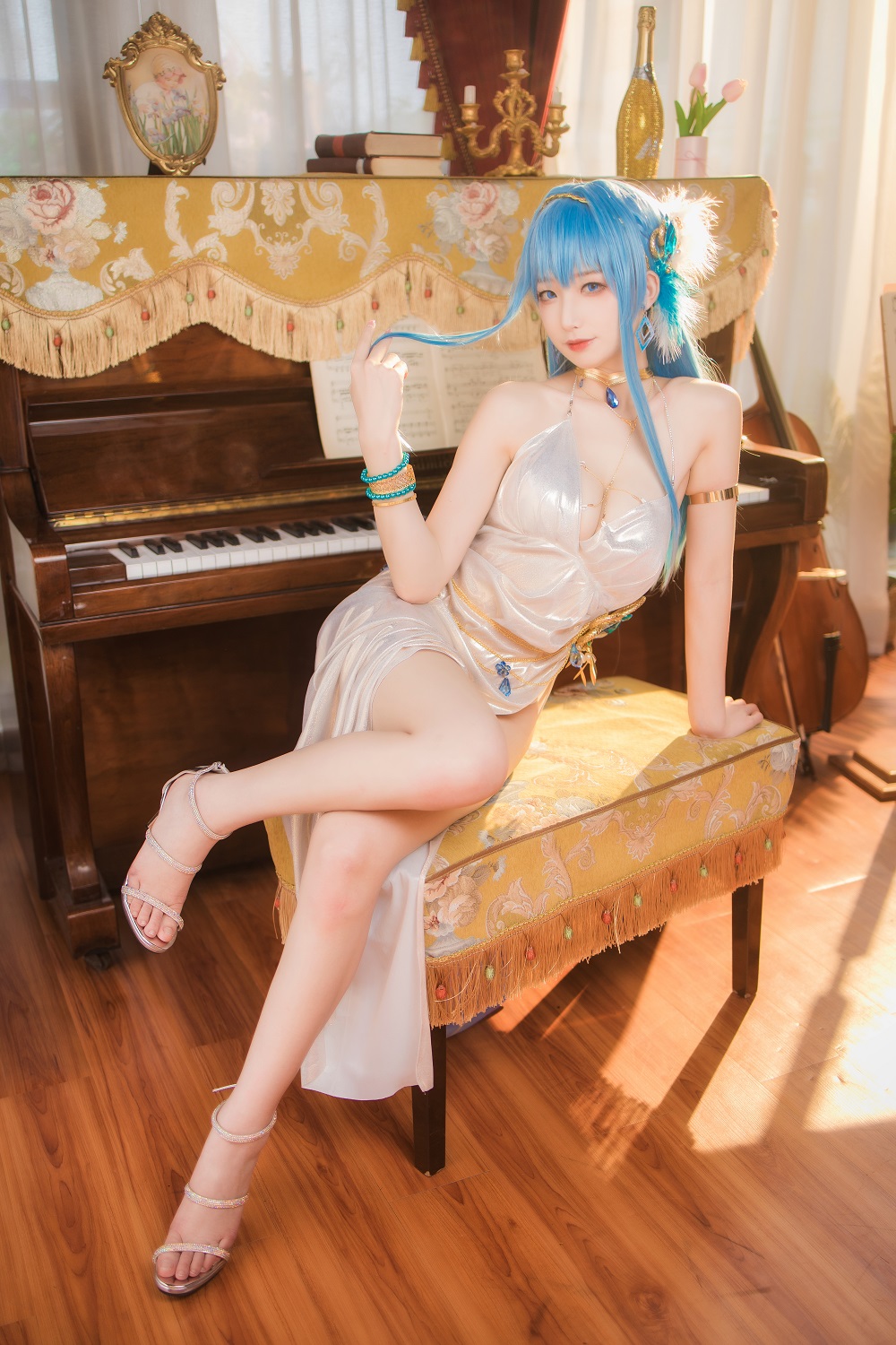 封疆疆v-Nikke胜利女神-海伦礼服[35P] COS网红博主 预览1图