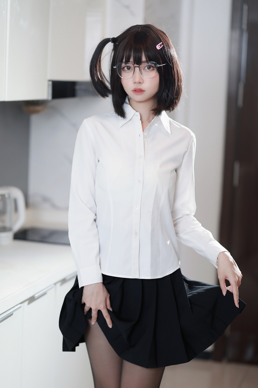 野田洛L-眼镜妹妹[32P] COS网红博主 预览1图