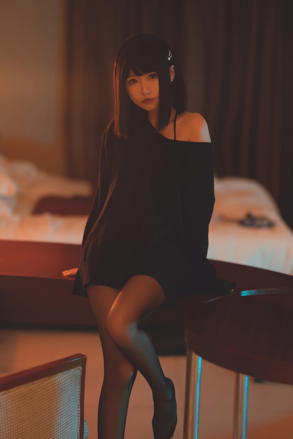 猫君君MaoJun-黑丝毛衣[30P] COS网红博主 预览1图