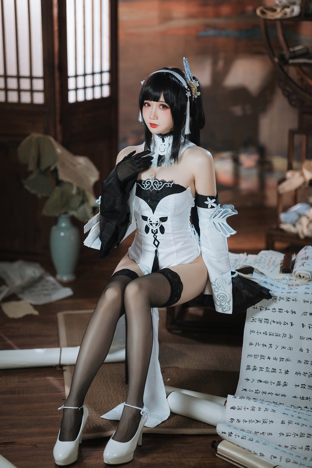 焖焖碳-碧蓝航线-镇海白黑礼服[23P] COS网红博主 预览1图