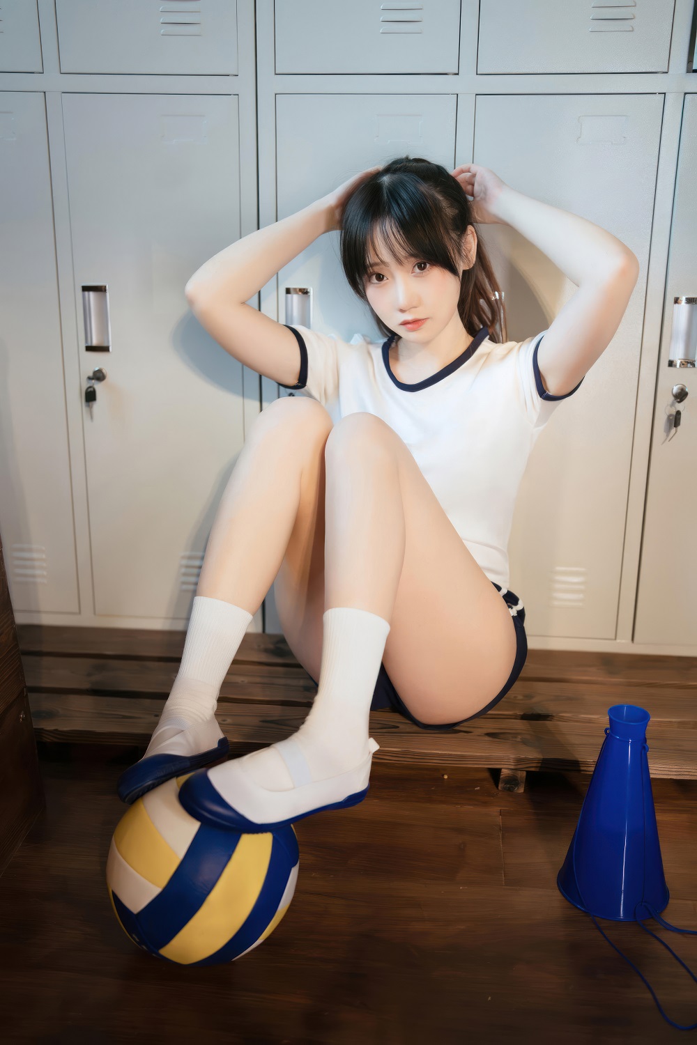 焖焖碳-体操服[30P] COS网红博主 预览2图