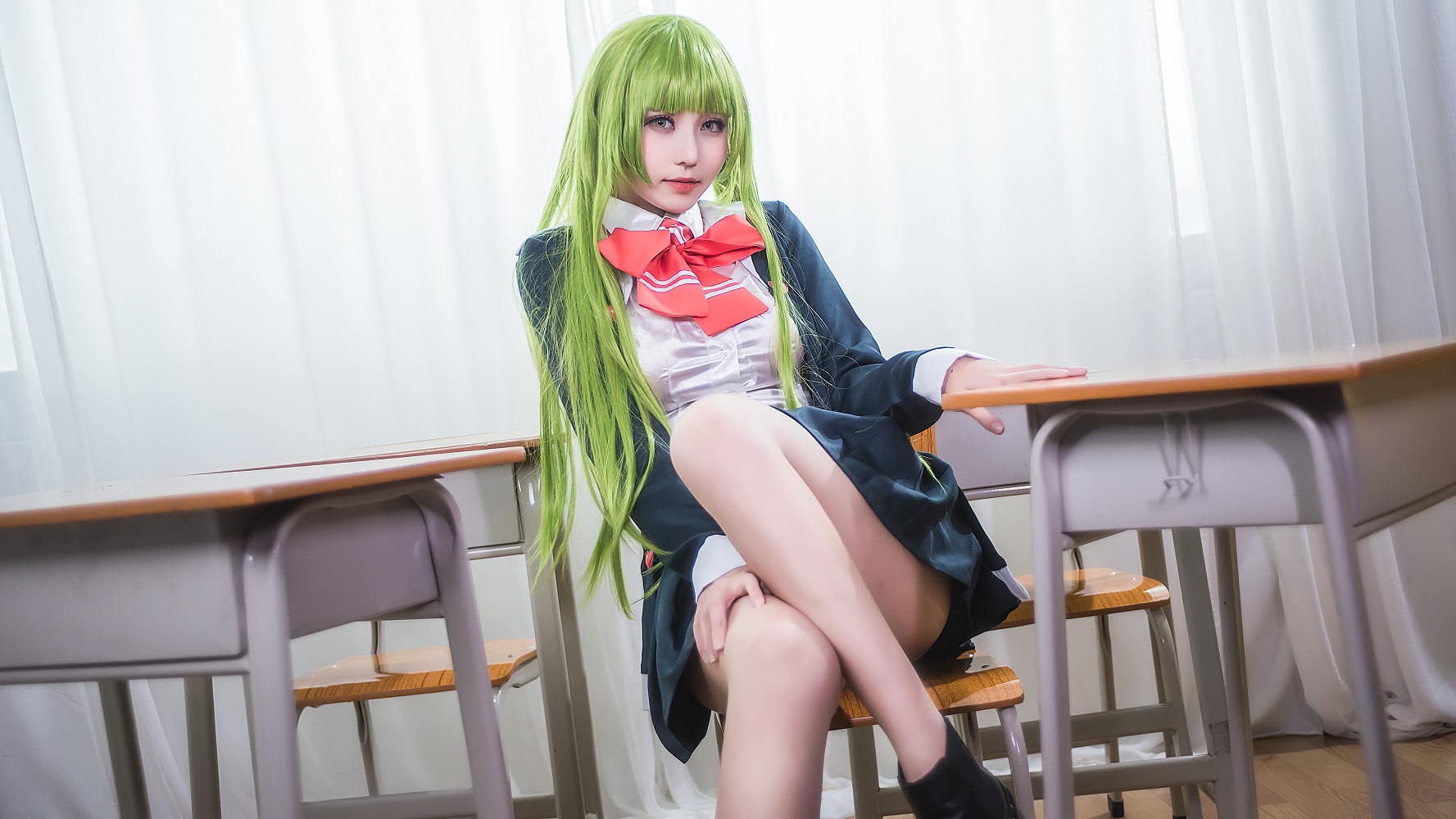 菌烨tako-Mirror-莉娅校服[10P] COS网红博主 预览1图