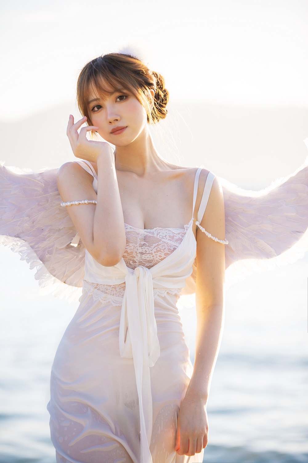 念雪ww-海边神明少女[50P] COS网红博主 预览1图