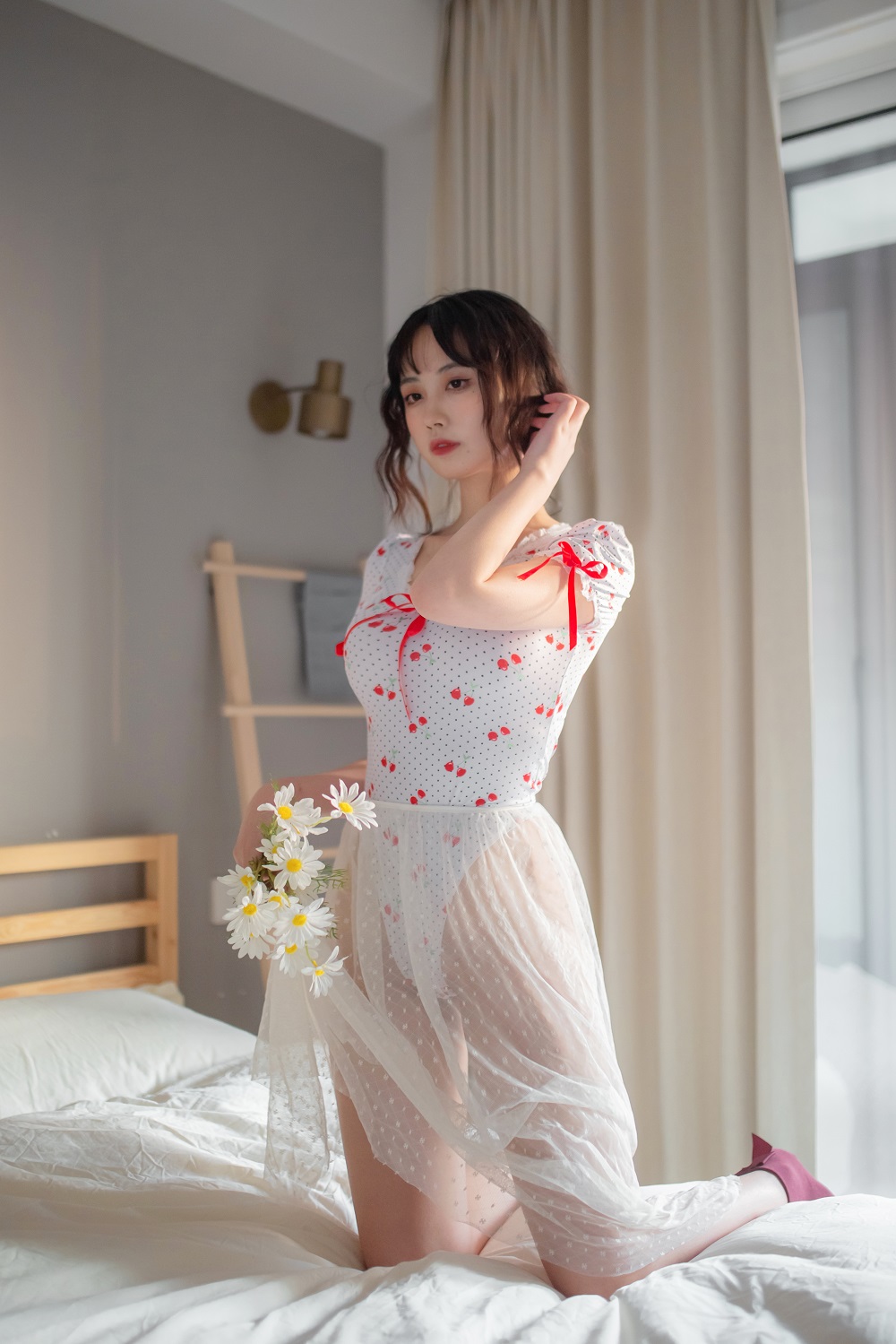念雪ww-红玫瑰[32P] COS网红博主 预览2图
