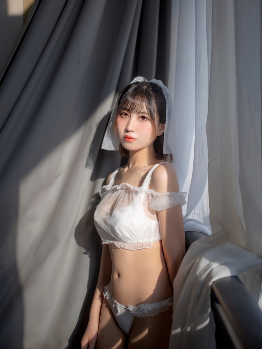 念雪ww-白色梦境[30P] COS网红博主 预览1图
