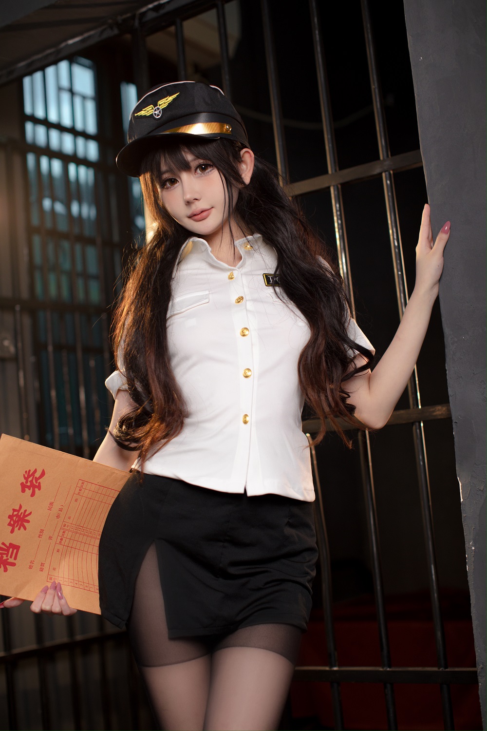 您的蛋蛋-俘获制服[81P] COS网红博主 预览2图