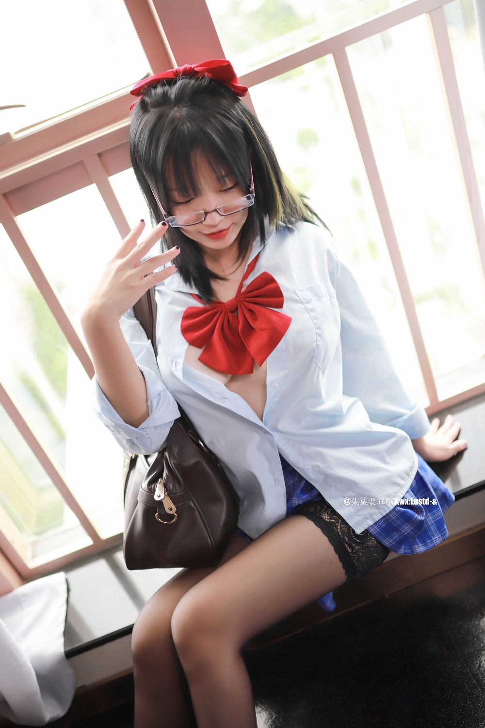柒柒Lust77-醉酒少女[56P] COS网红博主 预览1图