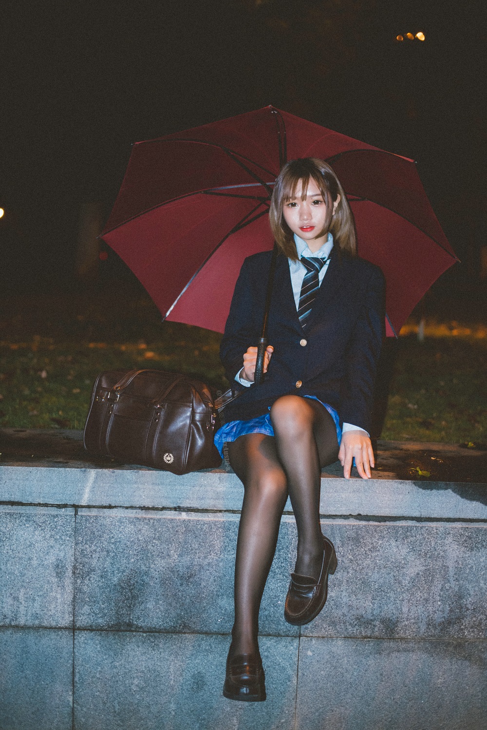 柒柒Lust77-深夜公园JK[35P] COS网红博主 预览2图