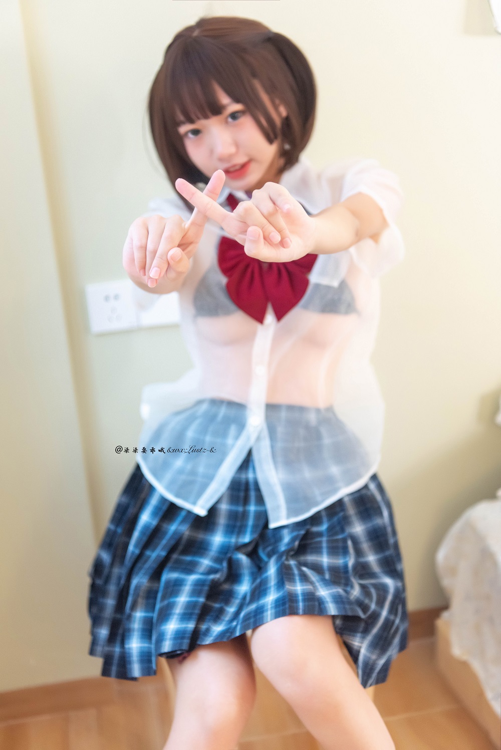 柒柒Lust77-晚间约会[40P] COS网红博主 预览1图