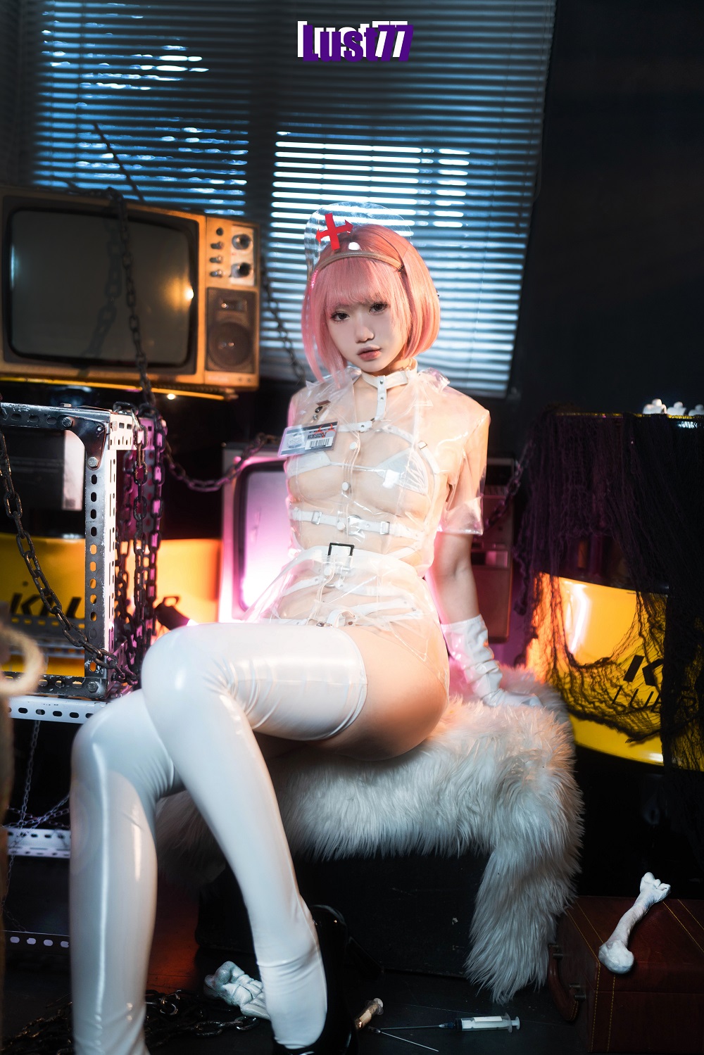 柒柒Lust77-夜勤护士[100P+1V] COS网红博主 预览1图