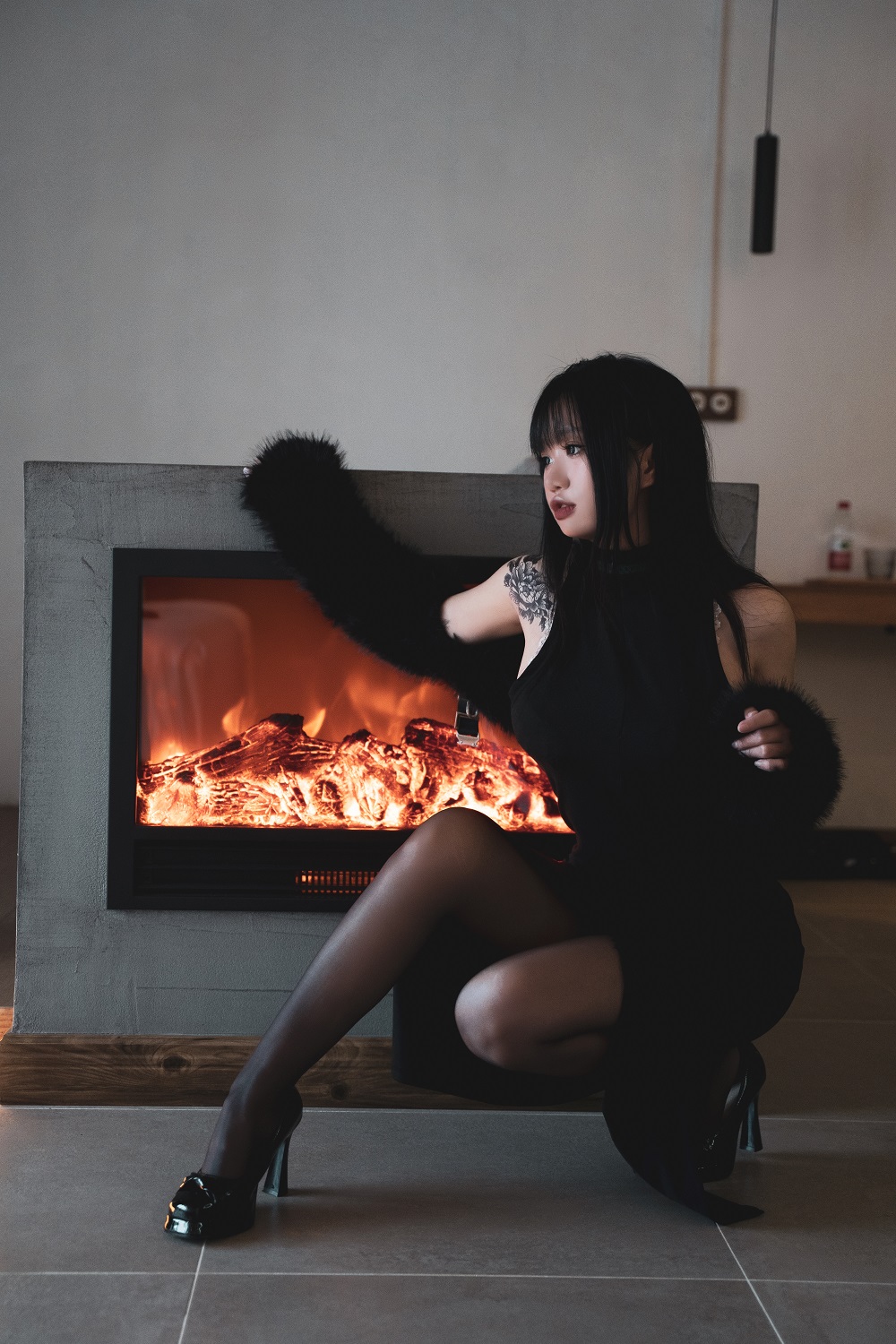 柒柒Lust77-清寂[22P] COS网红博主 预览1图