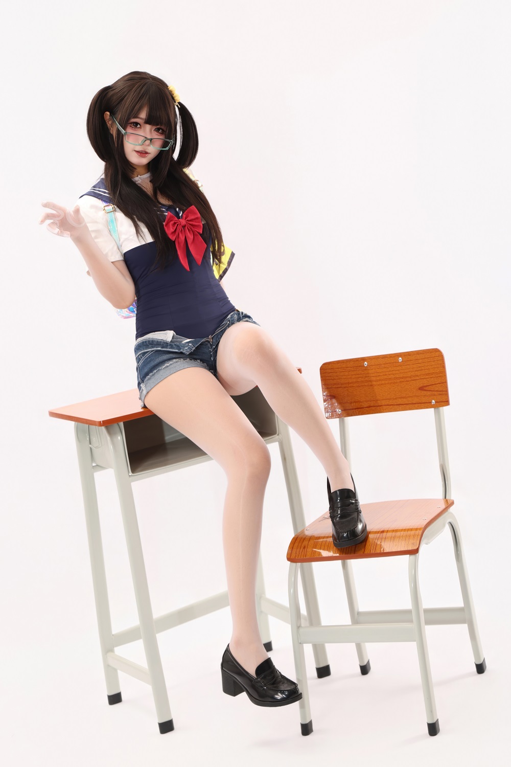 柒柒Lust77-风纪委员·连体白丝死库水[60P] COS网红博主 预览1图