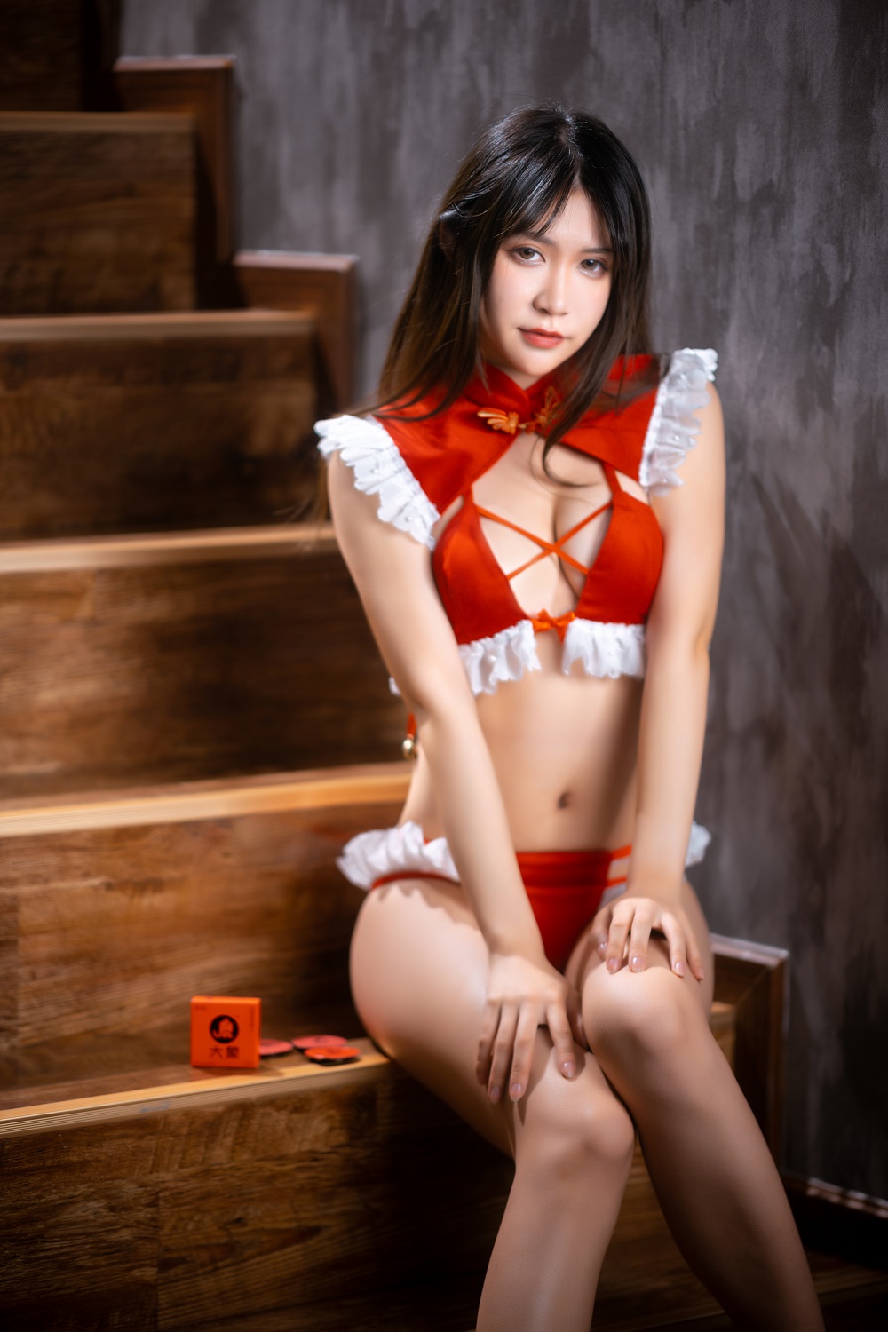 阮邑Fairy-大象红内衣[30P] COS网红博主 预览1图