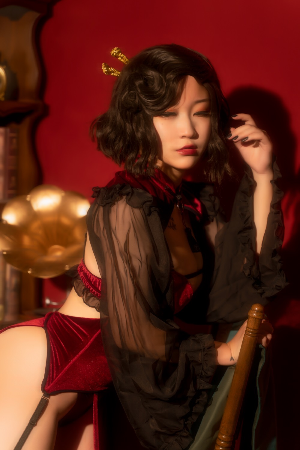 棕桠阿狗崽-红丝绒旗袍[16P] COS网红博主 预览1图