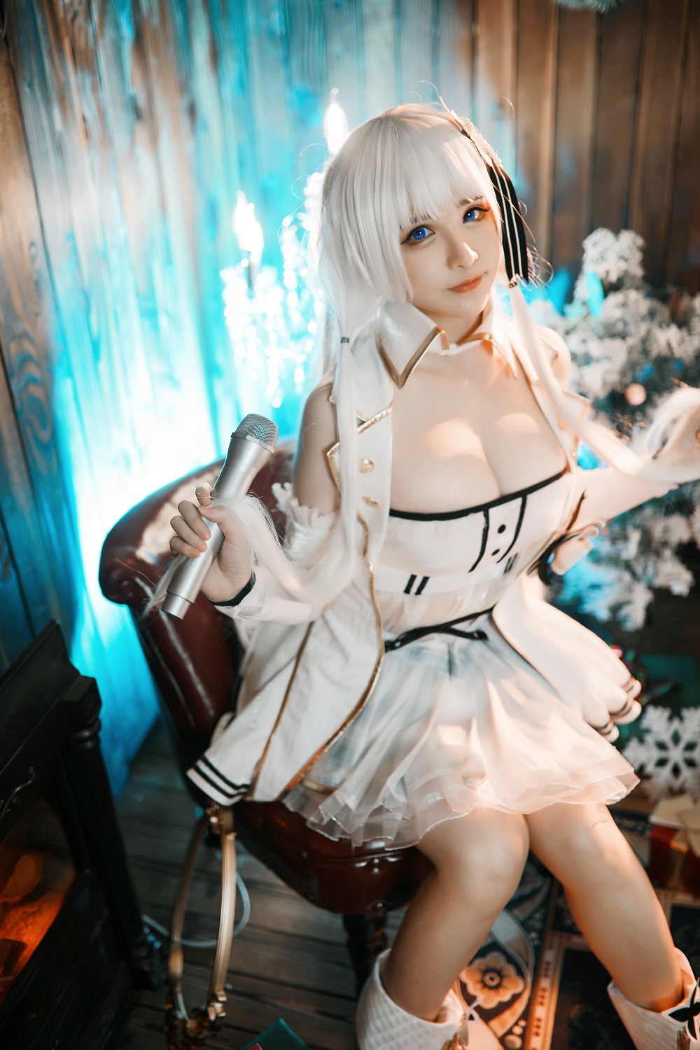 前羽rr-碧蓝航线-光辉打歌服[17P] COS网红博主 预览1图