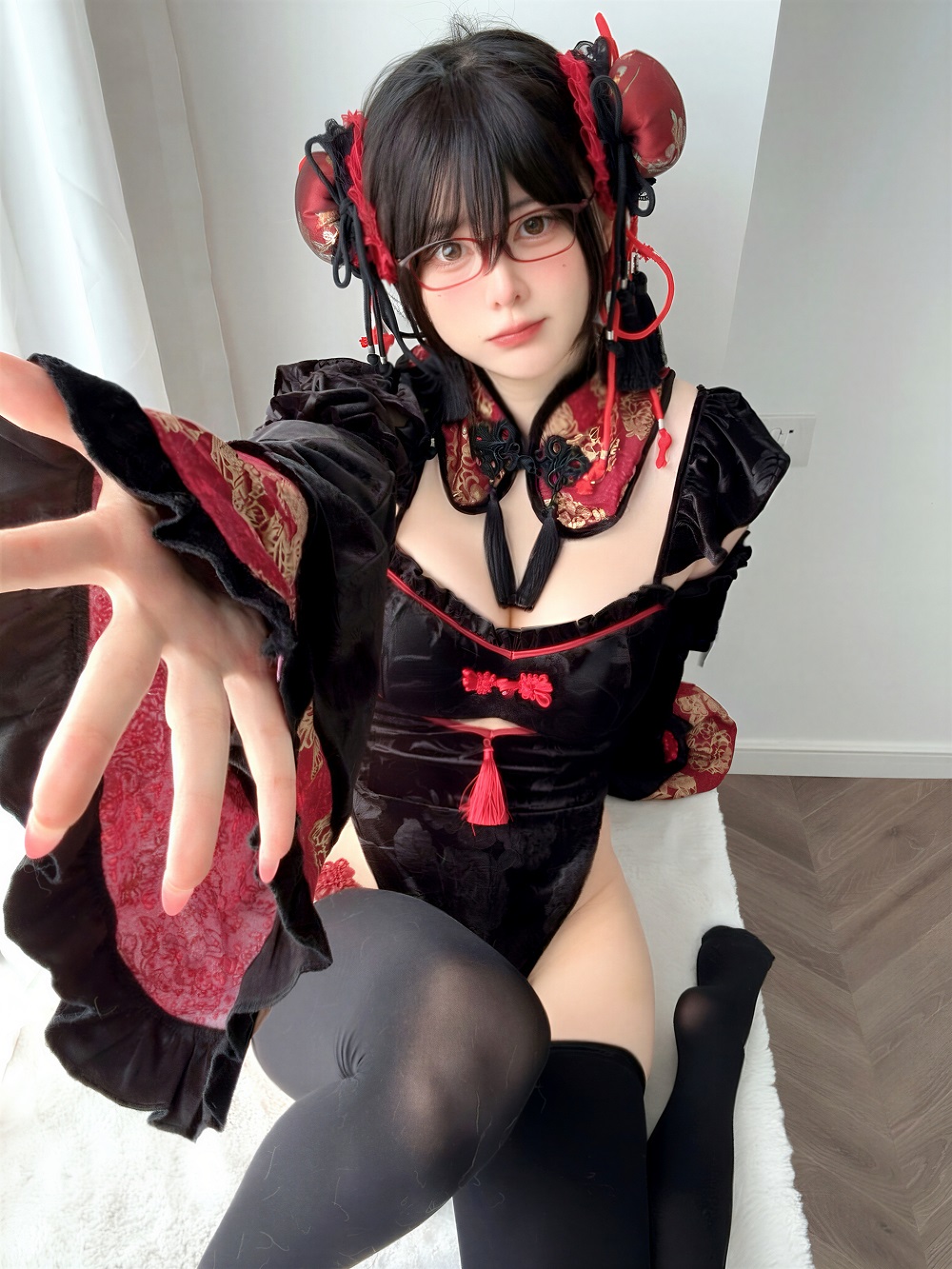 眼酱大魔王w-2025年10月Fantia订阅集[31P+1V] COS网红博主 预览1图