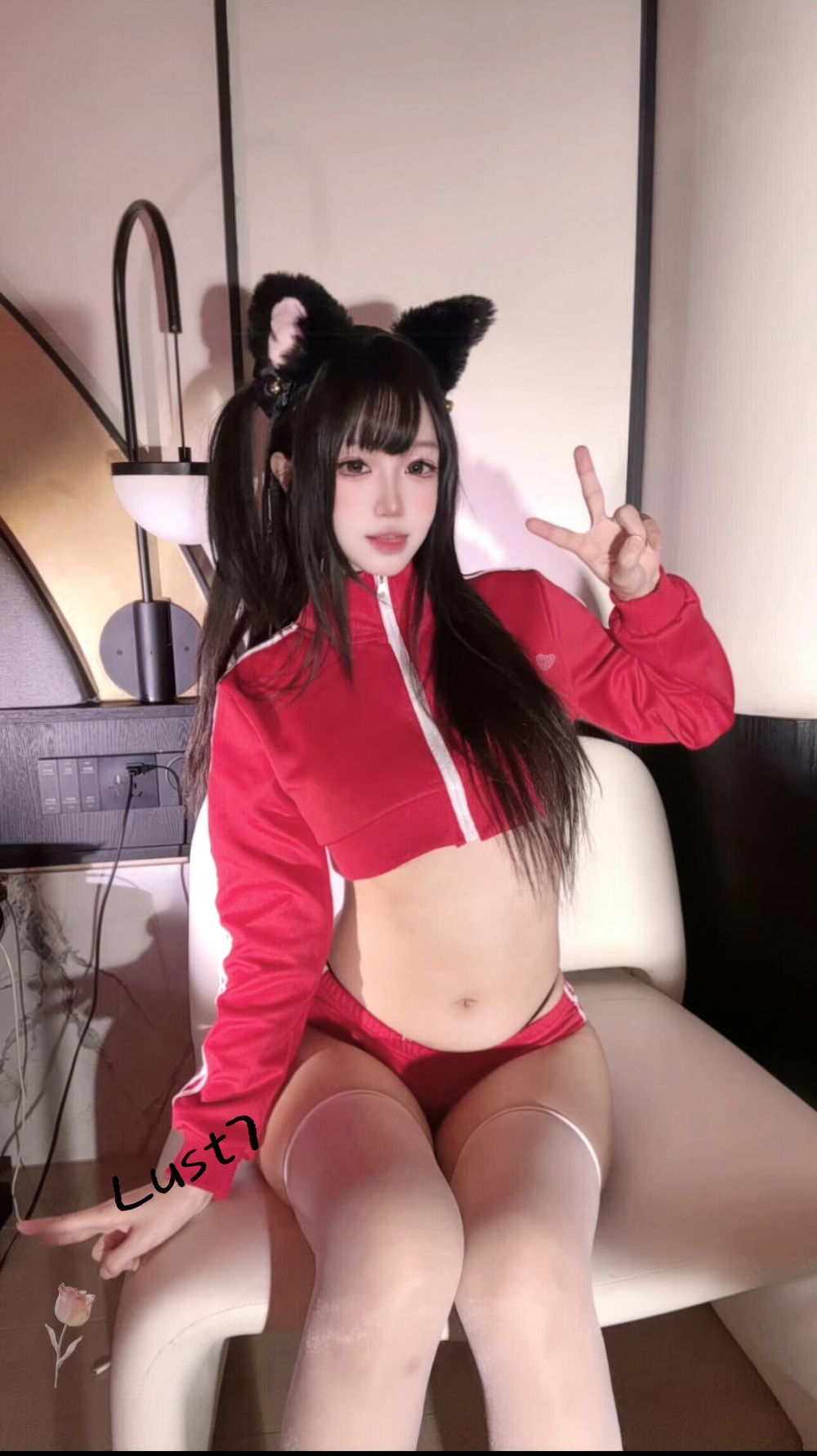 柒柒Lust77-红色体操服自拍[46P+1V] COS网红博主 预览1图