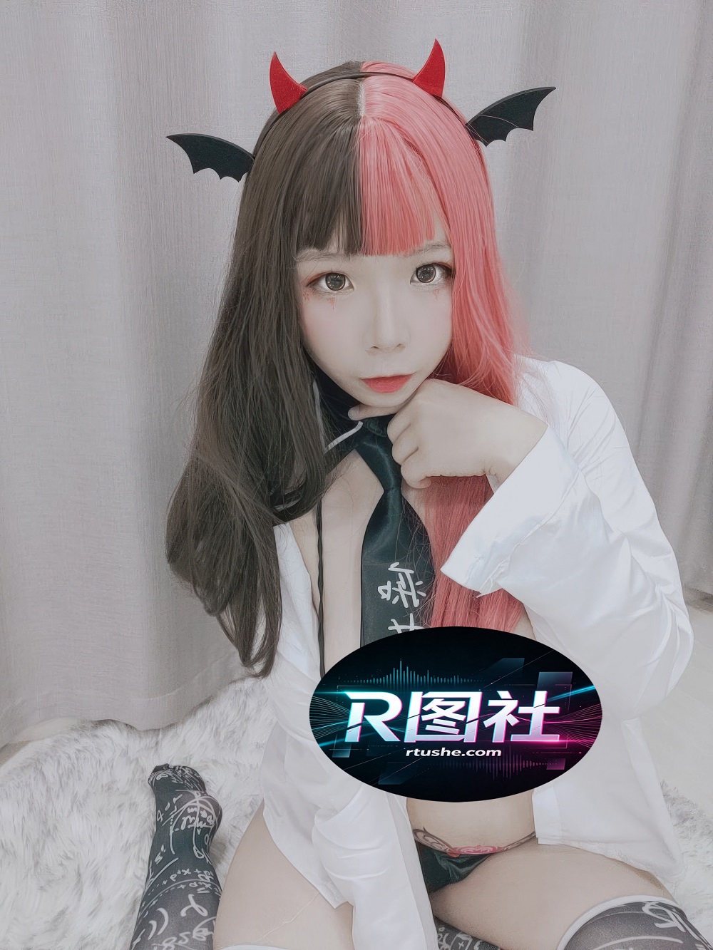 无颜小天使-恶堕痴女[33P] COS网红博主 预览2图