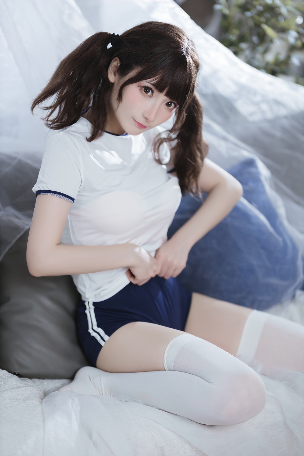 是三不是世w-体操服束缚[37P] COS网红博主 预览1图