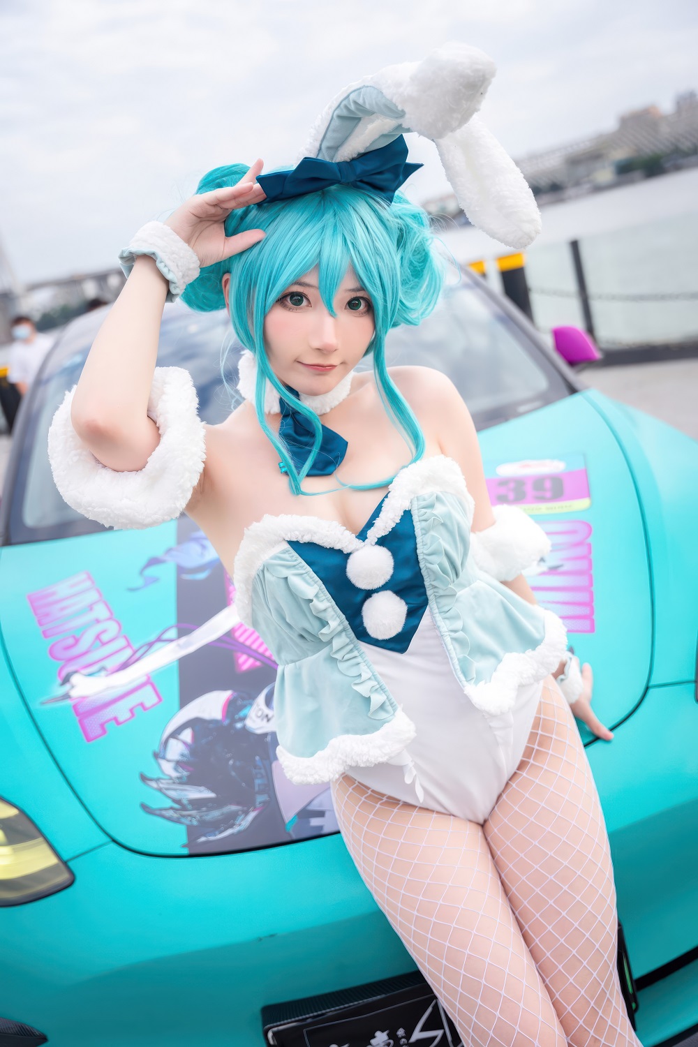 是三不是世w-初音未来白兔女郎[18P] COS网红博主 预览2图