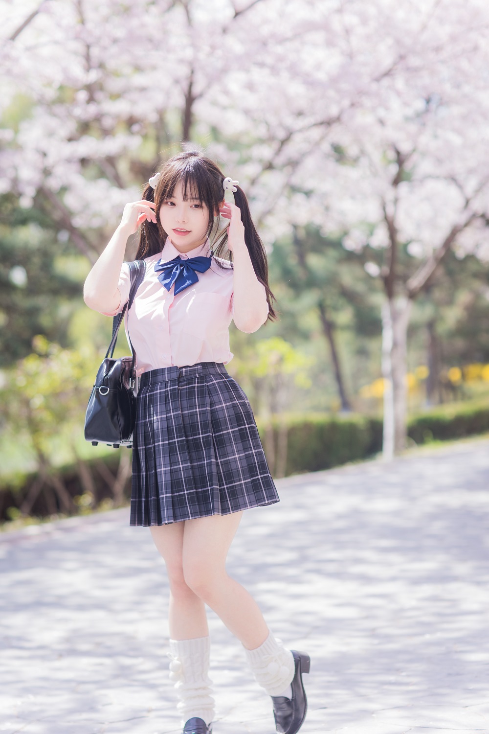 六味帝皇酱-樱花女友[53P] COS网红博主 预览1图