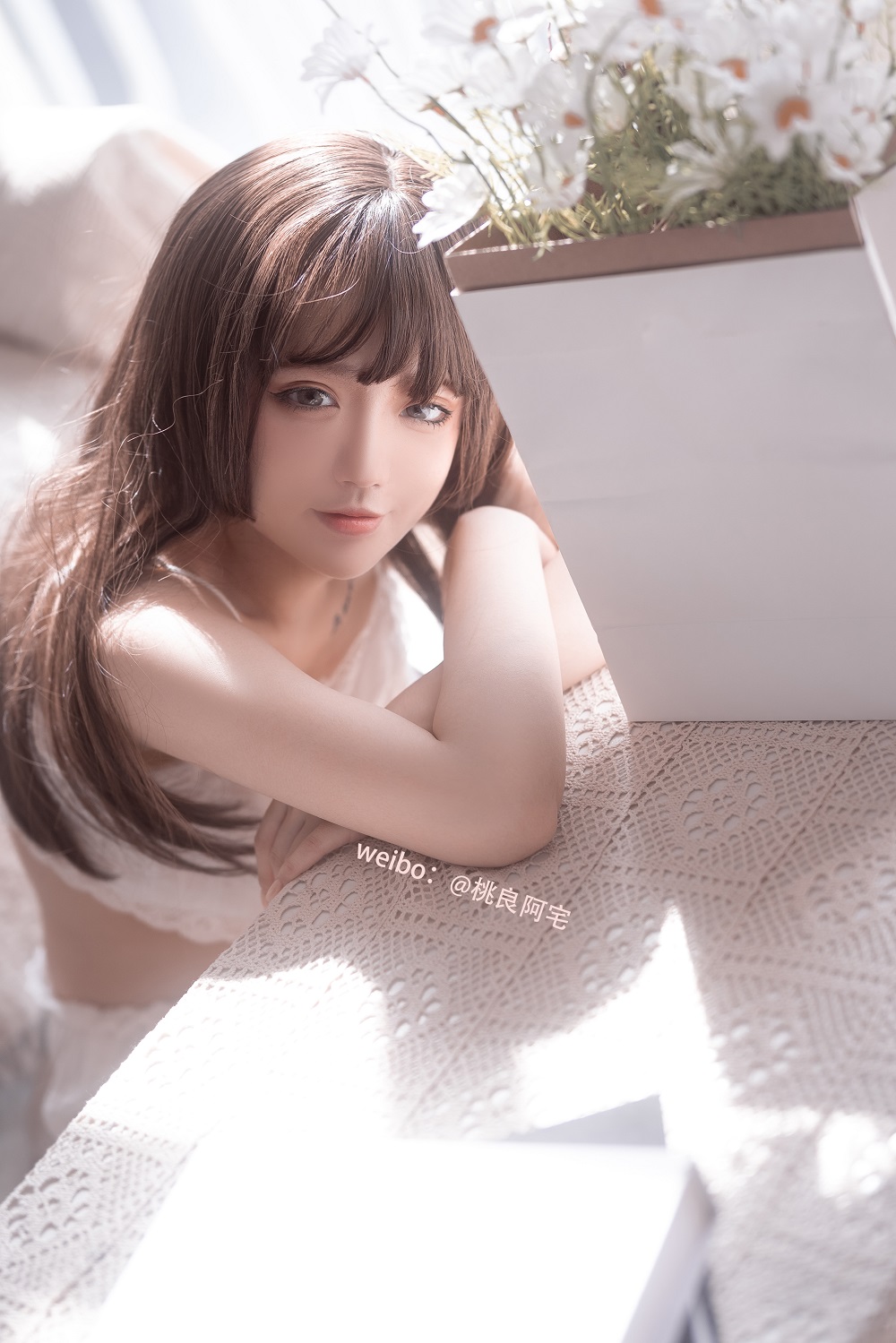 桃良阿宅-纯白吊带[30P] COS网红博主 预览2图