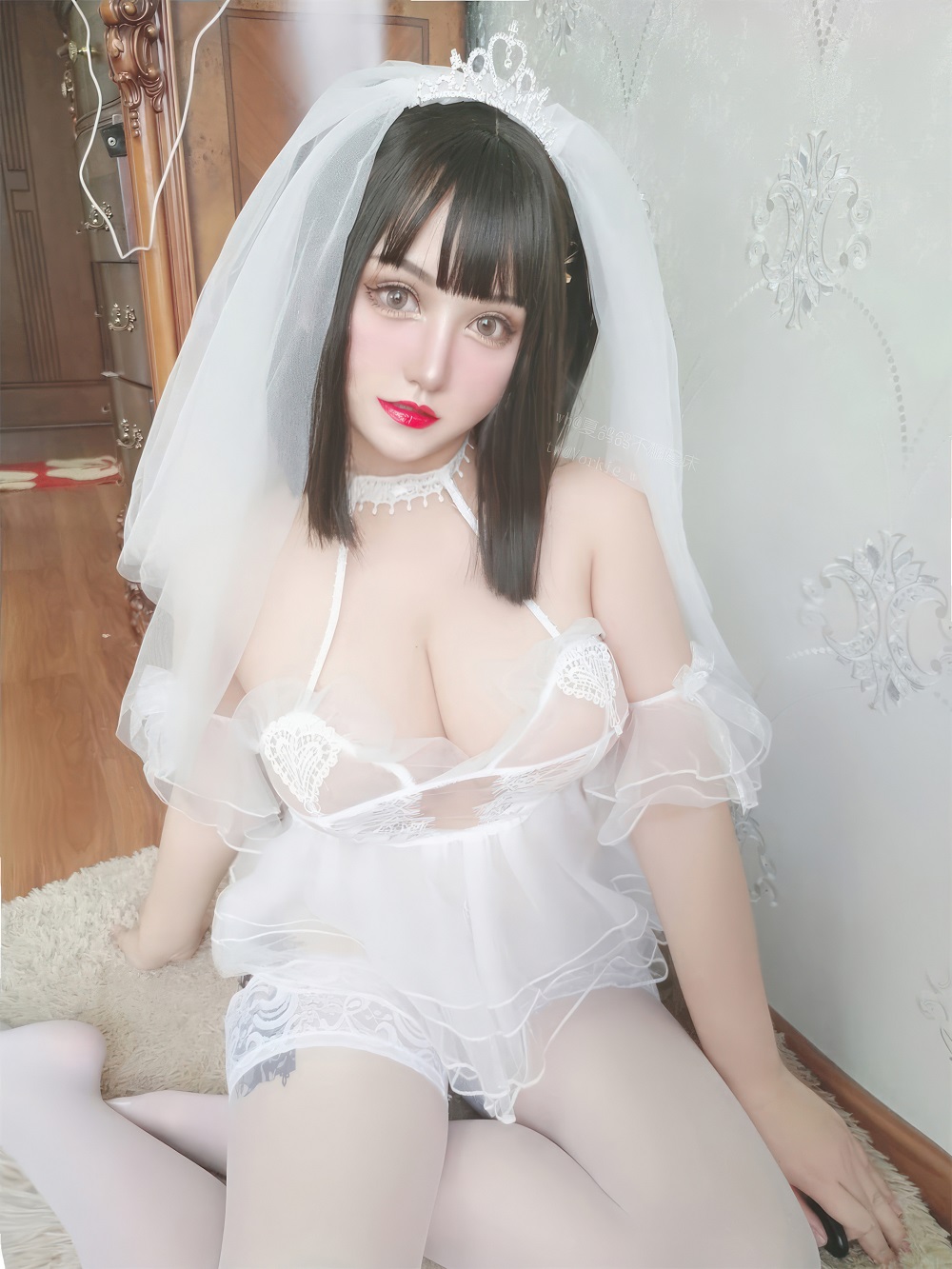 夏鸽鸽不想起床-白色蕾丝婚纱[45P+6V] COS网红博主 预览2图