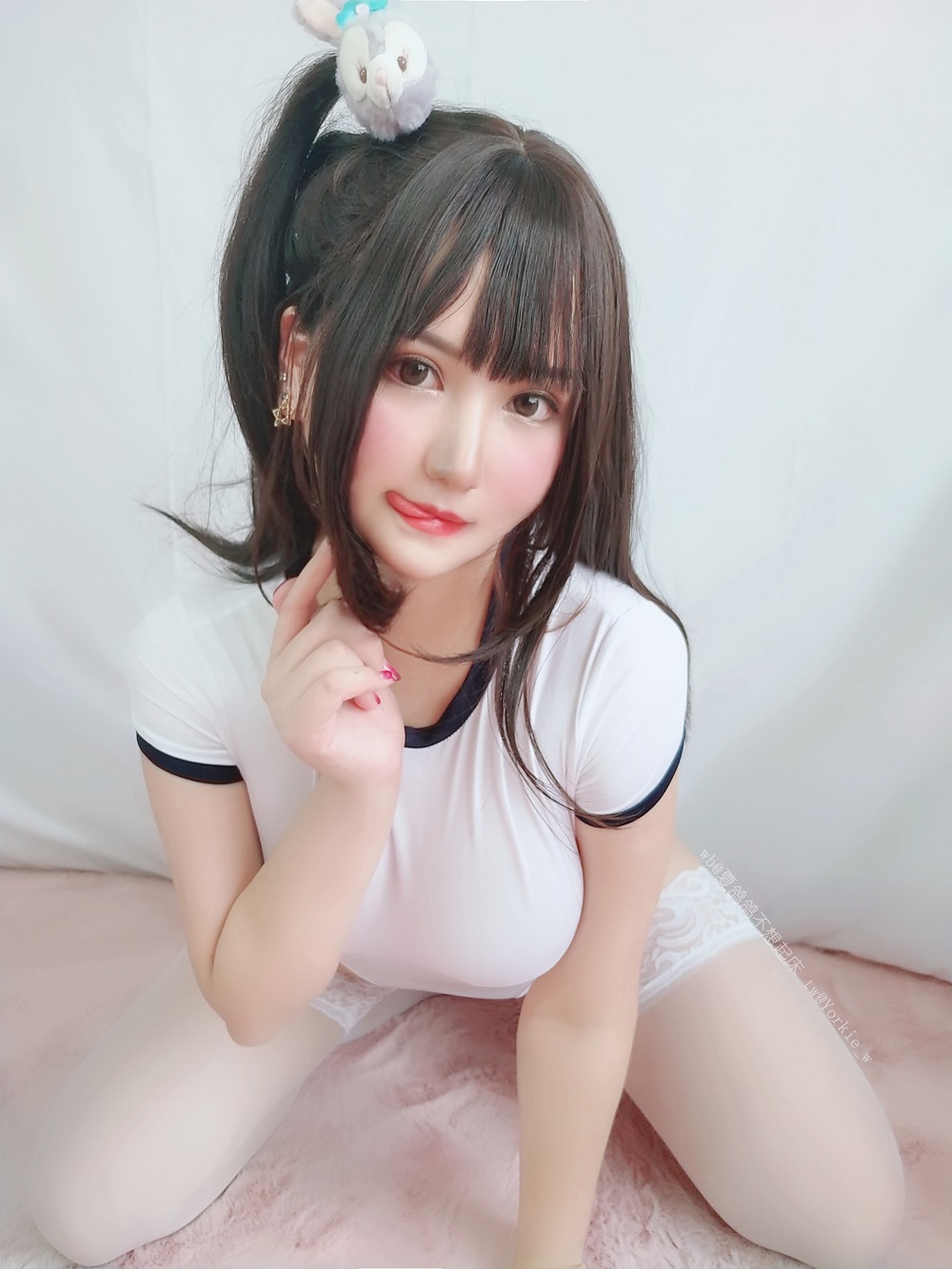 夏鸽鸽不想起床-浴缸连体体操服[40P+1V] COS网红博主 预览1图